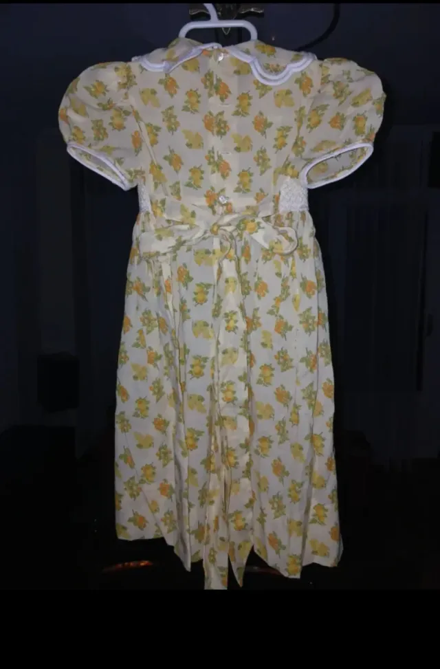 Vestido amarillo floral