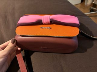 Borsa O bag arancione con fiocco rosa e bordeaux