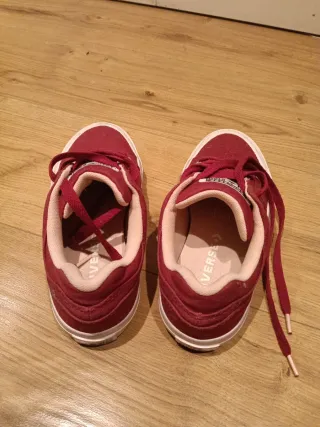 Zapatillas Converse All Star granates. Talla 37