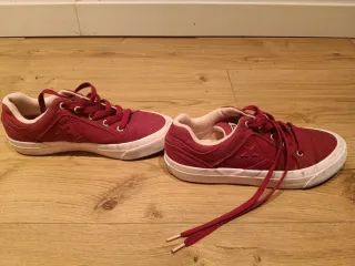 Zapatillas Converse All Star granates. Talla 37