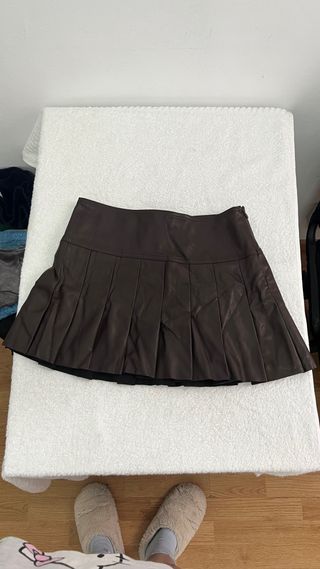 Minifalda marrón plisada