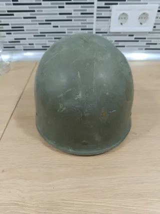 Casco militar verde paracaidista