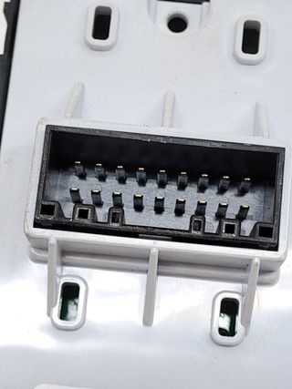 MANDO ELEVALUNAS DELANTERO IZQUIERDO KIA STONIC