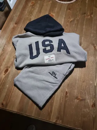 Conjunto Zara USA Hoodie y Pantalón