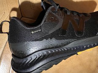 Scarpe sportive in Gore-Tex New Balance Uomo Nere