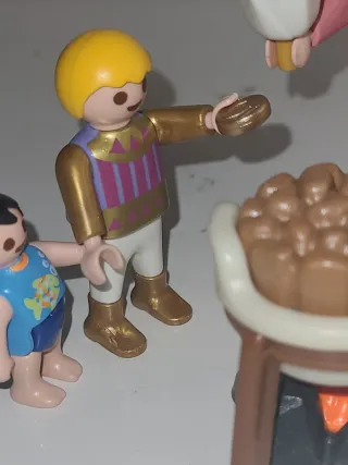 Lote 85. Playmobil Castañera