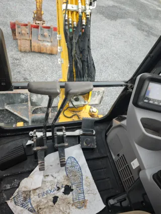 Komatsu PC35MR-5 - Año 2020 - 3 cazos