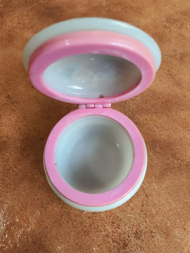 Scatolina vintage rosa decorativa in rilievo