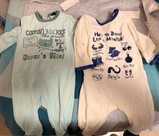 Set di tre pigiami per neonati con divertenti disegni