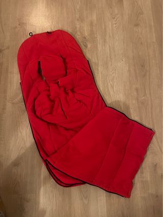 Saco cochecito Bugaboo Invierno. color rojo