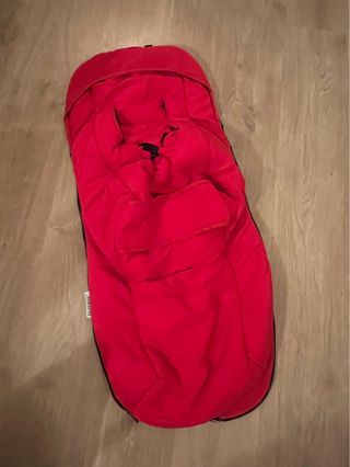 Saco cochecito Bugaboo Invierno. color rojo