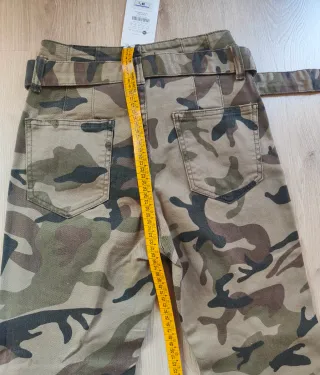 Pantalón NUEVO verde militar caqui cinturón S 36
