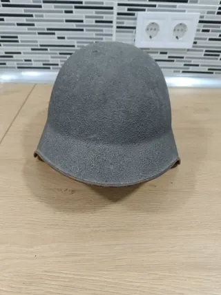 Casco militar gris alemán