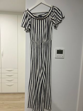 Mono largo a rayas blanco y negro