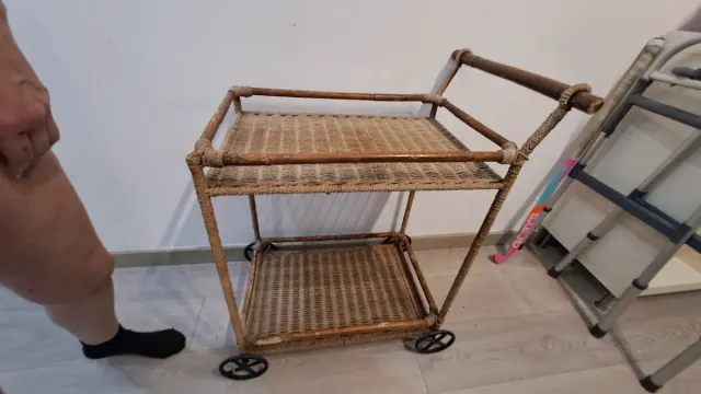 Carrito grande mimbre y bambú con ruedas