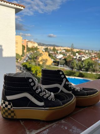 set de zapatillas de distintas tallas