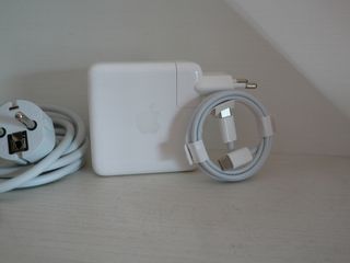 Cargador Apple MacBook 61W USB-C A1947