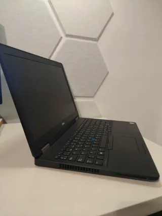 Dell Latitude e5570 i5 8GB 256GB SSD