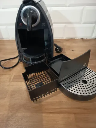 Cafetera Nespresso Krups Negra