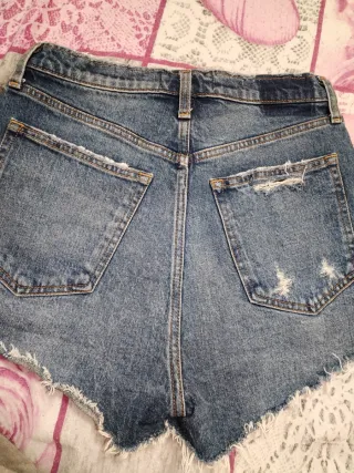 Short jeans