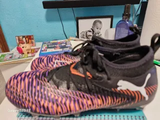 Zapatos de fútbol Puma Talla 39 Nuevos