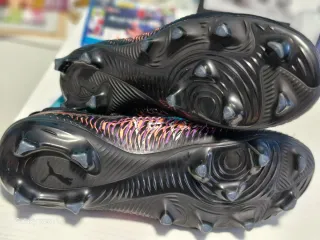 Zapatos de fútbol Puma Talla 39 Nuevos