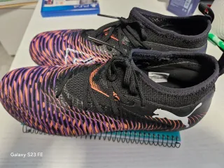 Zapatos de fútbol Puma Talla 39 Nuevos