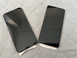 Samsung Galaxy S22 5G 128GB Nero/Rosa IMPORTATO