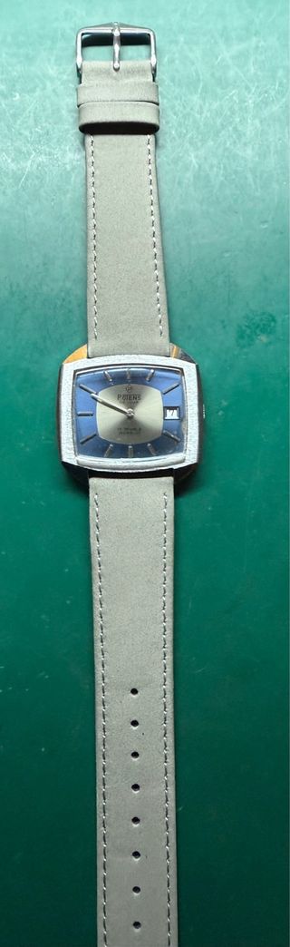 Reloj Pulsar Azul y Plateado