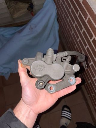 Pinza Freno Delantera Suzuki GS500 con Pastilla