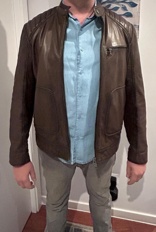 Cazadora de cuero marrón