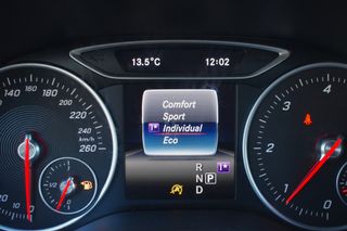 Mercedes B 180 d 109 CV URBAN NIGHT CAMARA