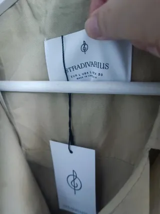 Gabardina Stradivarius Beige Talla L.