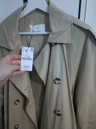 Gabardina Stradivarius Beige Talla L.