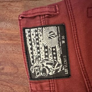 Pantalón Volcom granate