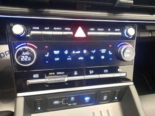 Hyundai Santa Fe 1.6T PHEV Calligraphy 4X4 AT 186 kW (253 CV)