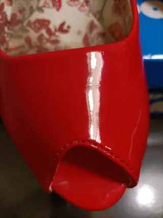 Zapatos rojos peep toe