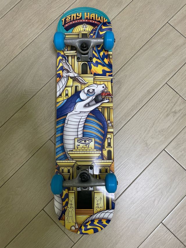 Skateboard Tony Hawk con ruote