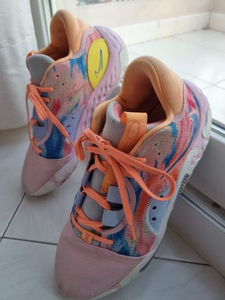 Zapatillas Nike Multicolor en buen estado!