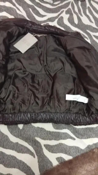 Chaqueta bomber acolchada efecto piel