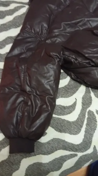 Chaqueta bomber acolchada efecto piel