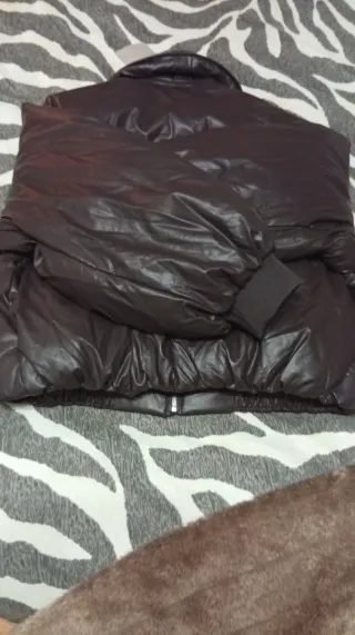 Chaqueta bomber acolchada efecto piel