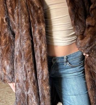 Abrigo largo tipo visón marrón