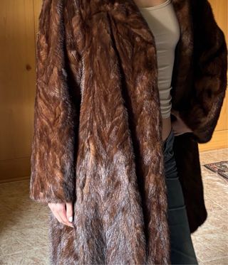 Abrigo largo tipo visón marrón