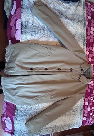 Gabardina beige estilo y elegancia atemporal