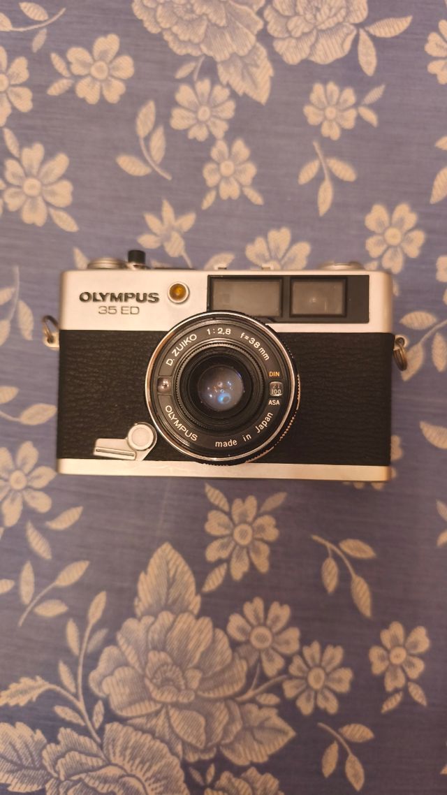 Olympus 35 ED Cámara Analógica Plata/Negra