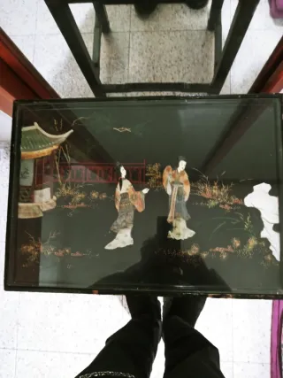 Tavolo ausiliario cinese antico con cristallo