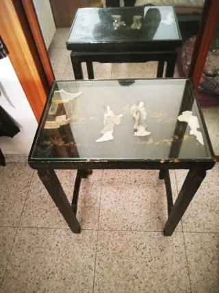 Tavolo ausiliario cinese antico con cristallo