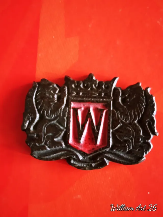 Mesa auxiliar china antigua con cristal