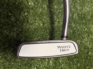 Putter Odyssey 2-Ball White Hot, 34".